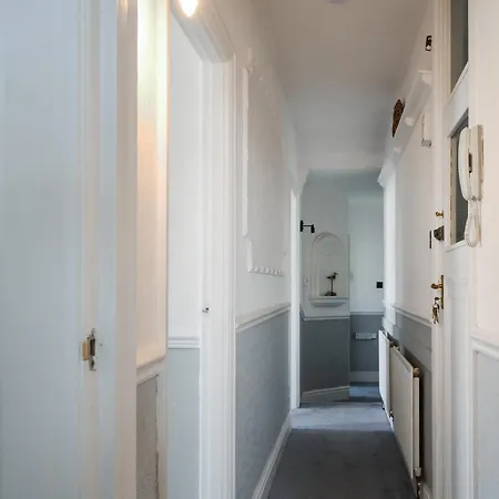 The Διαμέρισμα