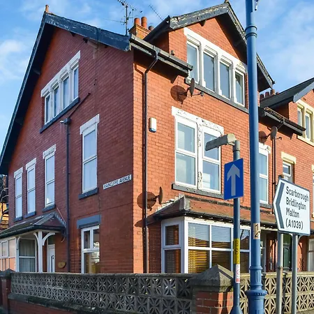 The Διαμέρισμα *